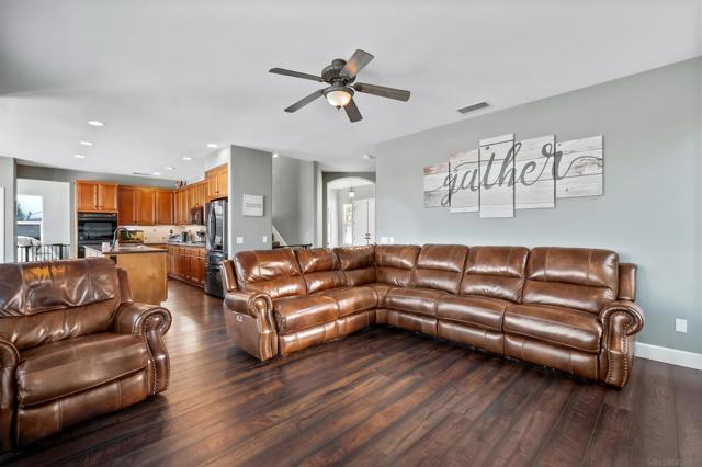 1833 Magnolia Court, California 92054, 5 Bedrooms Bedrooms, ,3 BathroomsBathrooms,Single Family Residence,For Sale,Magnolia Court,250039306SD