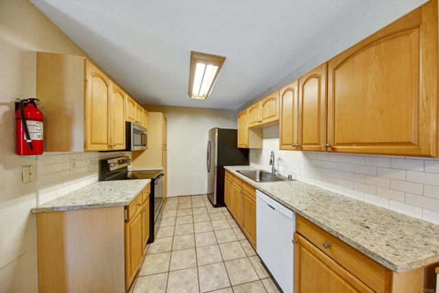 1420 Hilltop Drive, Chula Vista CA: https://media.crmls.org/mediaz/4a26a607-9d98-4204-a772-1415b5e8b84b.jpg