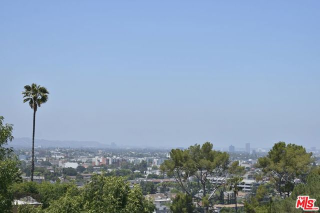 3928 Clayton Avenue, Los Angeles CA: https://media.crmls.org/mediaz/4a26d228-7ce1-4525-a545-0e772ec62bcb.jpg