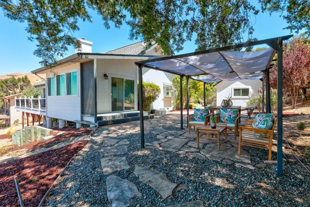 3415 Spring Creek Lane, Milpitas CA: https://media.crmls.org/mediaz/4a26d6cd-604e-4cff-8771-f2cf0027d742.jpg