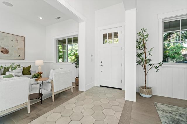 2002 Sunnyview Lane, Mountain View CA: https://media.crmls.org/mediaz/4a270c57-5b77-4746-b659-6b3ff1b99926.jpg