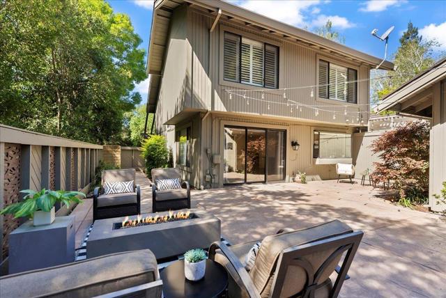 2133 Gold Rush Drive, Gold River CA: https://media.crmls.org/mediaz/4a271c0b-d6fa-4755-8c71-bef3b6639930.jpg