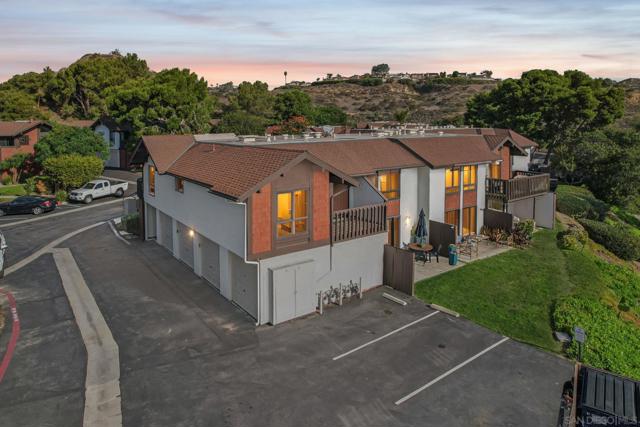 2422 Caminito Ocean Cv, Cardiff by the Sea CA: https://media.crmls.org/mediaz/4a27770d-2b67-47eb-9818-17394300c77d.jpg