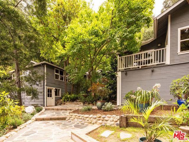 8162 Kirkwood Drive, Los Angeles CA: https://media.crmls.org/mediaz/4a27b65c-3cb1-4862-9284-252e42457a32.jpg