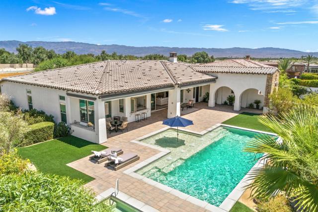 81350 Merv Griffin Way, La Quinta CA: https://media.crmls.org/mediaz/4a27d7c8-100a-4d7c-9d42-a29465fb249b.jpg