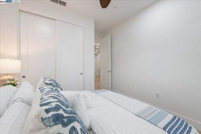 4026 Chalk Hill Way, Dublin CA: https://media.crmls.org/mediaz/4a27ecae-9f71-4409-b172-8857369527d3.jpg