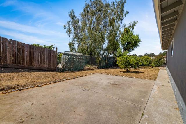 45 Crescent Drive, Watsonville CA: https://media.crmls.org/mediaz/4a281569-5ac0-47ac-a526-48d63b7cf37d.jpg