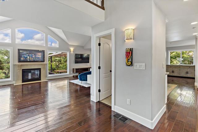 25444 University Ct, Hayward CA: https://media.crmls.org/mediaz/4a28db39-2e6f-4c53-8567-9b617e69f061.jpg