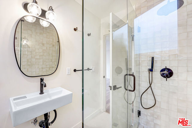 16185 W Sunset Blvd, 8 photo 7