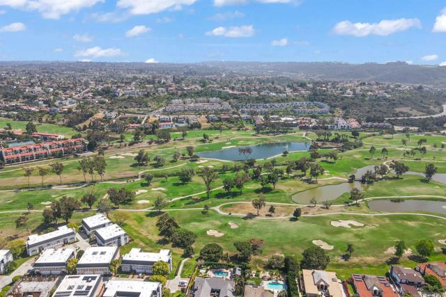 2362 Altisma Way, Carlsbad CA: https://media.crmls.org/mediaz/4a292450-b2f1-4c59-9006-ce84653de7c2.jpg