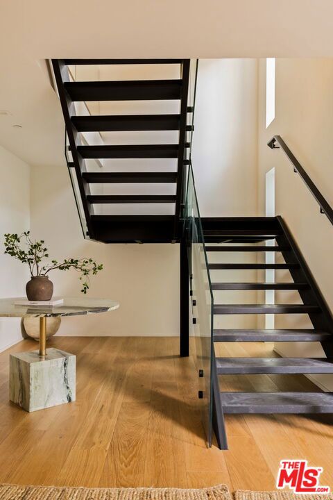 1900 Penmar Avenue, Venice CA: https://media.crmls.org/mediaz/4a297ba3-52e1-45ca-8380-f8fbf7250fa5.jpg