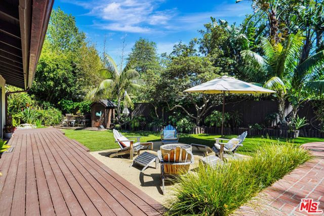30612 Sicomoro Drive, Malibu CA: https://media.crmls.org/mediaz/4a2a6084-19b2-4053-948b-794f46d54caf.jpg