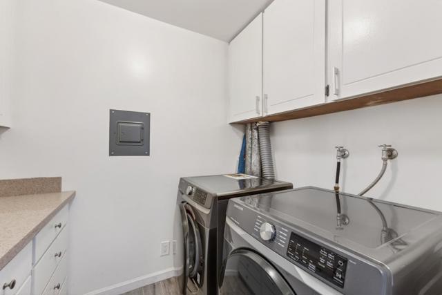 35 28th Avenue, San Mateo CA: https://media.crmls.org/mediaz/4a2ae708-7d48-4bec-919e-6644c28479e5.jpg