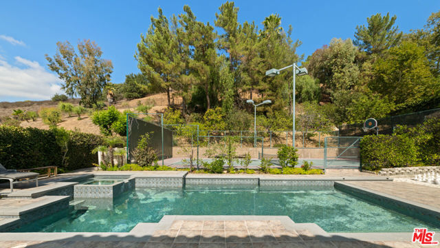 22205 Dardenne Street, Calabasas CA: https://media.crmls.org/mediaz/4a2c8221-97d5-4f41-8fca-c989a71c652e.jpg