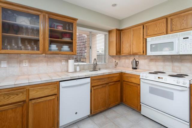 847 Amber Avenue, Clovis CA: https://media.crmls.org/mediaz/4a2ceffc-2dce-46b3-91c8-24d99e8d8065.jpg