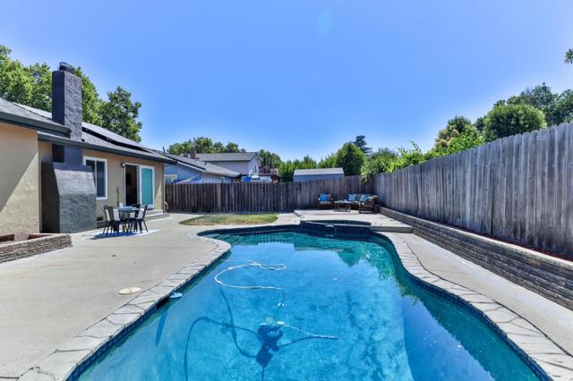 970 W 6th Street, Gilroy CA: https://media.crmls.org/mediaz/4a2d450c-1fa8-40fd-95a3-4deb621c3636.jpg