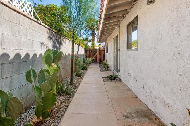 Image 19 of 51 For 225 Cahuilla Road