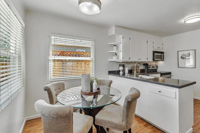 1400 Oakhurst Avenue, San Carlos CA: https://media.crmls.org/mediaz/4a2db5d5-2bae-43b8-9544-53c65b0d9092.jpg