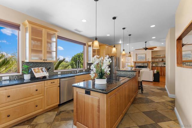 12443 Mirar De Valle, Valley Center CA: https://media.crmls.org/mediaz/4a2dd6a0-fcc9-4ce1-a3a5-e40cb9575c8e.jpg