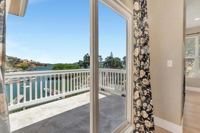 3848 Mariposa Drive, Clearlake CA: https://media.crmls.org/mediaz/4a2ea11e-fbfd-4a7b-9aeb-a805bdae3180.jpg