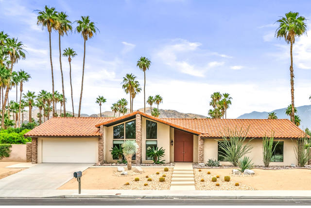 2305 E Sonora Road, Palm Springs CA: https://media.crmls.org/mediaz/4a2ec264-5ae8-4e23-a1e8-898e0642797f.jpg