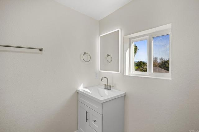 Detail Gallery Image 8 of 32 For 2215 Bonita Street, Lemon Grove,  CA 91945 - 3 Beds | 2 Baths