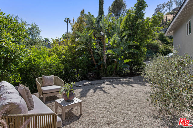 3921 Wawona Street, Los Angeles CA: https://media.crmls.org/mediaz/4a2f0137-ef45-48d5-90da-818161ae333f.jpg