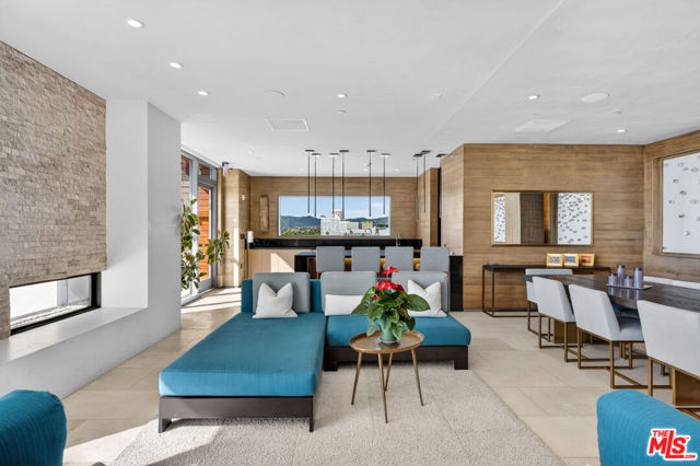 1755 Ocean Avenue, Santa Monica CA: https://media.crmls.org/mediaz/4a2f2b67-fc79-4ea2-8844-16b3dffcd8b0.jpg