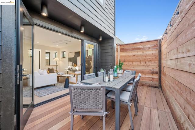 1516 Blake St, Berkeley CA: https://media.crmls.org/mediaz/4a2f598f-2ef6-4f07-a778-3fb17a3796f2.jpg