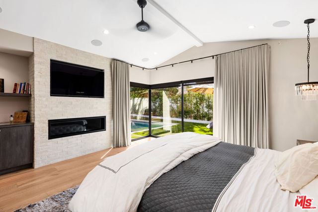 4961 Noeline Avenue, Encino CA: https://media.crmls.org/mediaz/4a31a000-c372-460f-8f1d-12564dbfe724.jpg