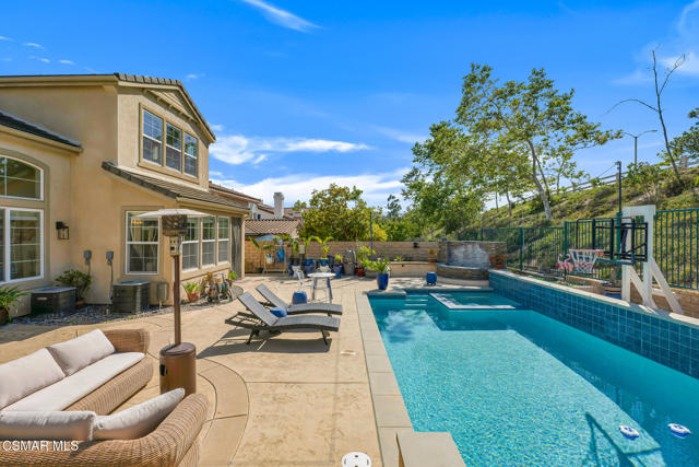 1877 Seasons Street, Simi Valley CA: https://media.crmls.org/mediaz/4a32ac50-faf3-4bad-a6a3-7cc8d52591f1.jpg