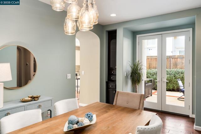 5617 Evolene St, Danville CA: https://media.crmls.org/mediaz/4a32ba13-5337-4a0d-af92-537a8abbd983.jpg