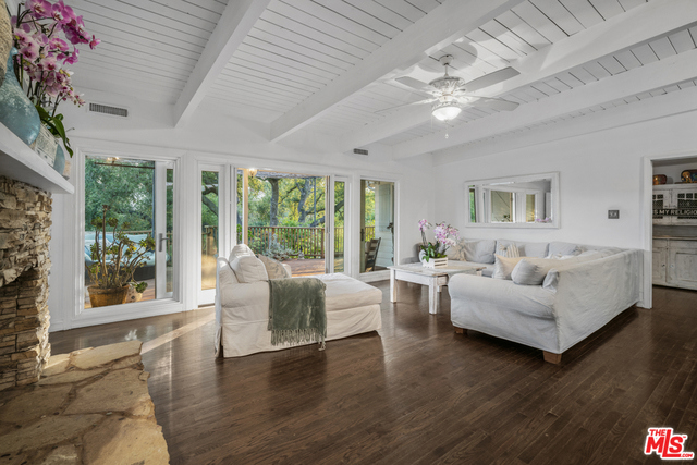 1111 Canyon Trail photo 4
