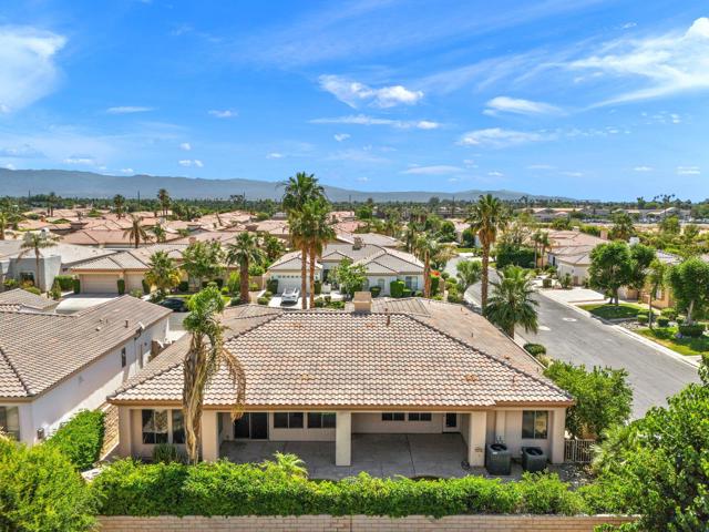 49595 Marne Court, La Quinta CA: https://media.crmls.org/mediaz/4a33d2d0-96dc-45b7-8bf3-19fe7f91ea5b.jpg
