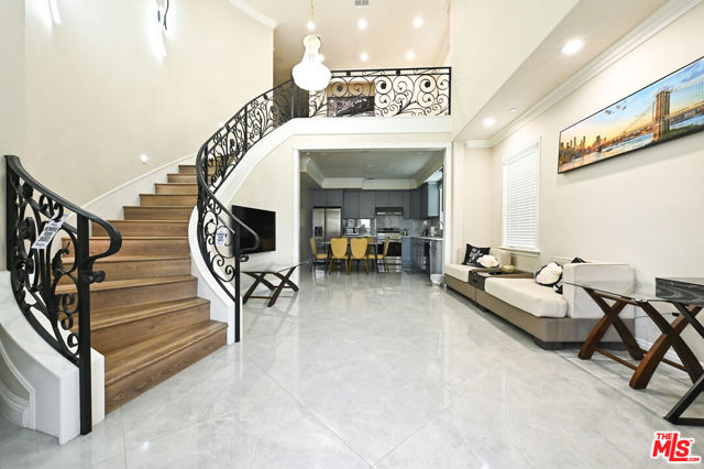 2028 S Chapel Avenue, Alhambra CA: https://media.crmls.org/mediaz/4a33fb21-4002-4c69-af6b-49e043499913.jpg