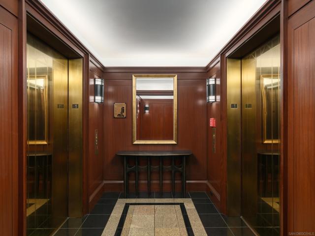 500 W Harbor Dr, San Diego CA: https://media.crmls.org/mediaz/4a348760-0578-4f0c-9fe4-c5272bab8feb.jpg