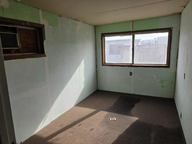 9588 Avenue H, Bombay Beach CA: https://media.crmls.org/mediaz/4a34894b-5382-43c2-850c-578af995ffd1.jpg