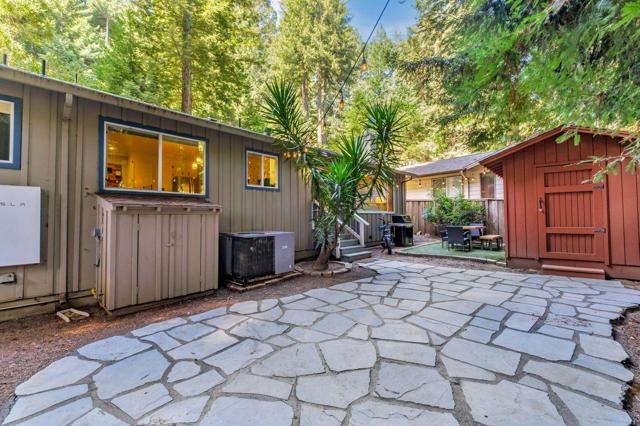 165 Saint Francis Drive, Boulder Creek CA: https://media.crmls.org/mediaz/4a34dc71-32f6-4070-a3cd-1c1a35874f0d.jpg