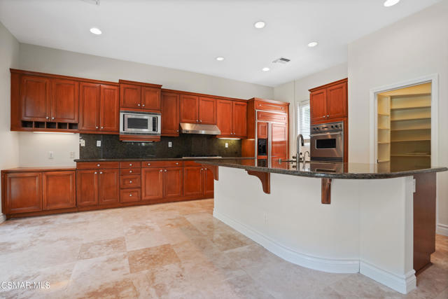 6077 Mandeville Place, Oak Park CA: https://media.crmls.org/mediaz/4a352a9a-5c9e-402c-b261-80c5380a113f.jpg