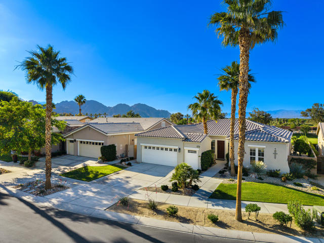 81290 Barrel Cactus Road, La Quinta CA: https://media.crmls.org/mediaz/4a356930-fc58-436d-bc4a-c55ba8d6e81c.jpg