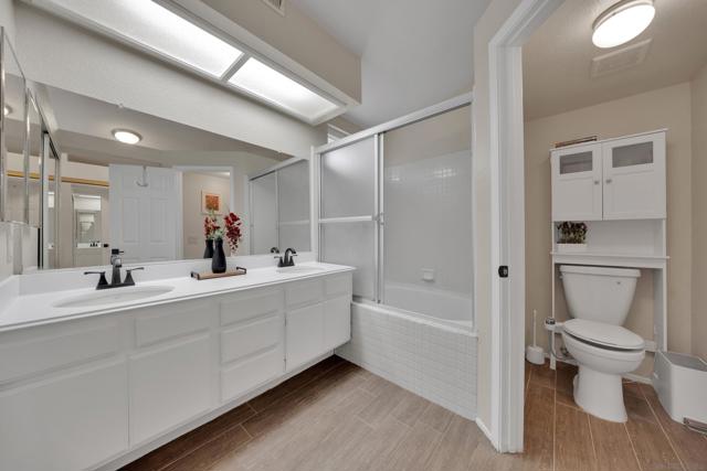 632 Paseo Rio, Vista CA: https://media.crmls.org/mediaz/4a35f2d2-74b6-49c7-90b2-5b0027fea5bb.jpg