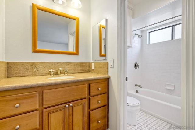 4260 6TH AVE, San Diego CA: https://media.crmls.org/mediaz/4a366f35-a089-48b8-90f4-394f675f20e2.jpg