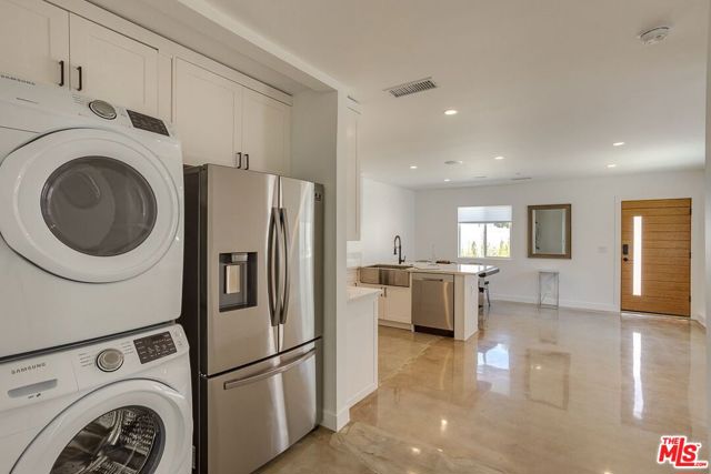 7413 Jamieson Avenue, Reseda CA: https://media.crmls.org/mediaz/4a3764c8-94c5-417e-8fc4-29af7b27e9f6.jpg