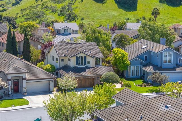 17666 Winding Creek Road, Salinas CA: https://media.crmls.org/mediaz/4a387549-0bb6-4b0d-b473-c4e2489a2e6c.jpg