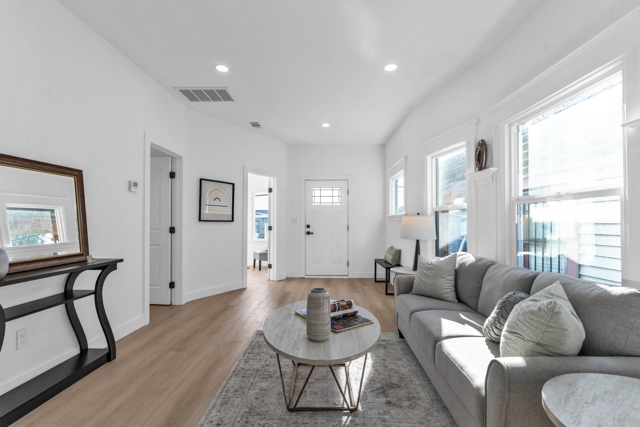 Image 5 of 39 For 2912 22nd St