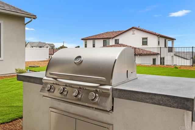 1219 Stonemark place, Vista CA: https://media.crmls.org/mediaz/4a38920e-f9a3-4c17-8736-990ae03f1eec.jpg