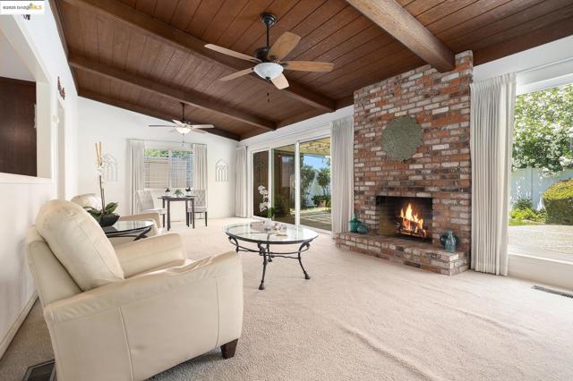 3031 Barmouth Dr, Antioch CA: https://media.crmls.org/mediaz/4a39c5c6-fc68-46c6-a635-ca869d59f493.jpg