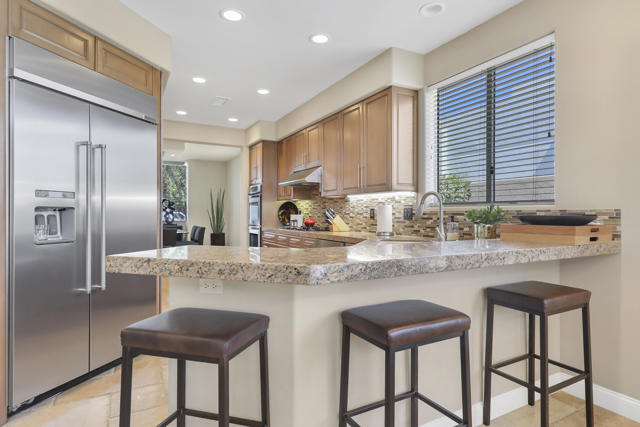 41800 Jones Drive, Palm Desert CA: https://media.crmls.org/mediaz/4a3a0986-5d72-4a2f-8588-1a6843f76733.jpg