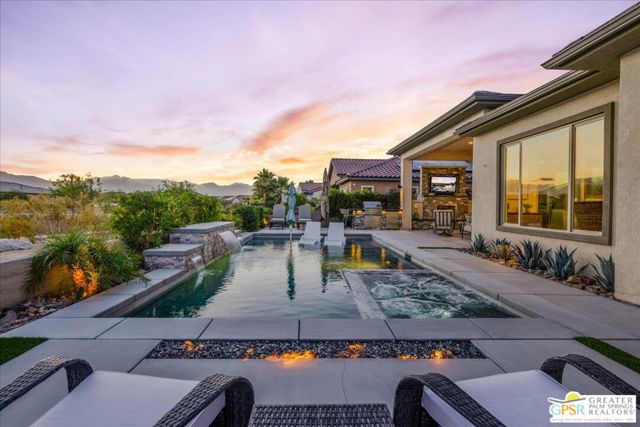 61 Zinfandel, Rancho Mirage CA: https://media.crmls.org/mediaz/4a3a6755-a7aa-44ba-805c-8d2acdc12c7b.jpg