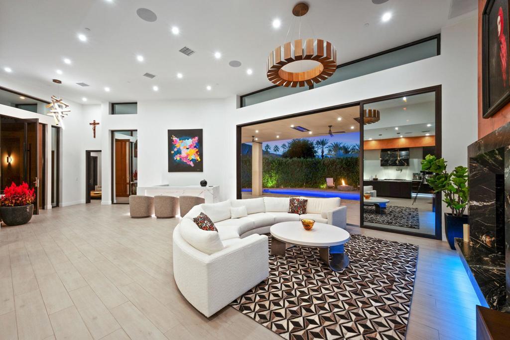 MLS #219138723DA image #4